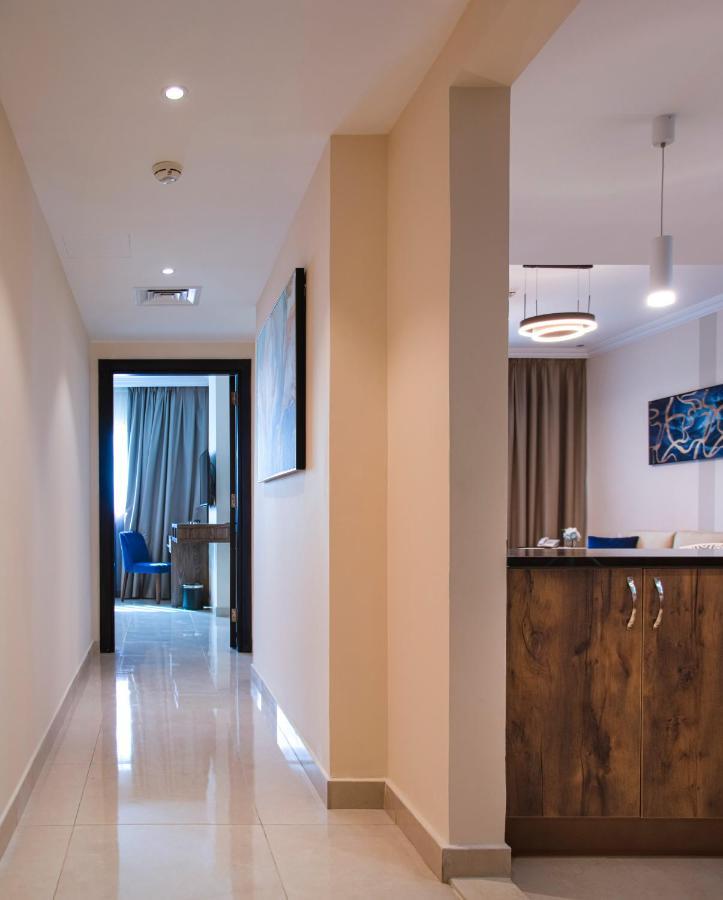 Viola hotel apartment Sharjah Exterior foto
